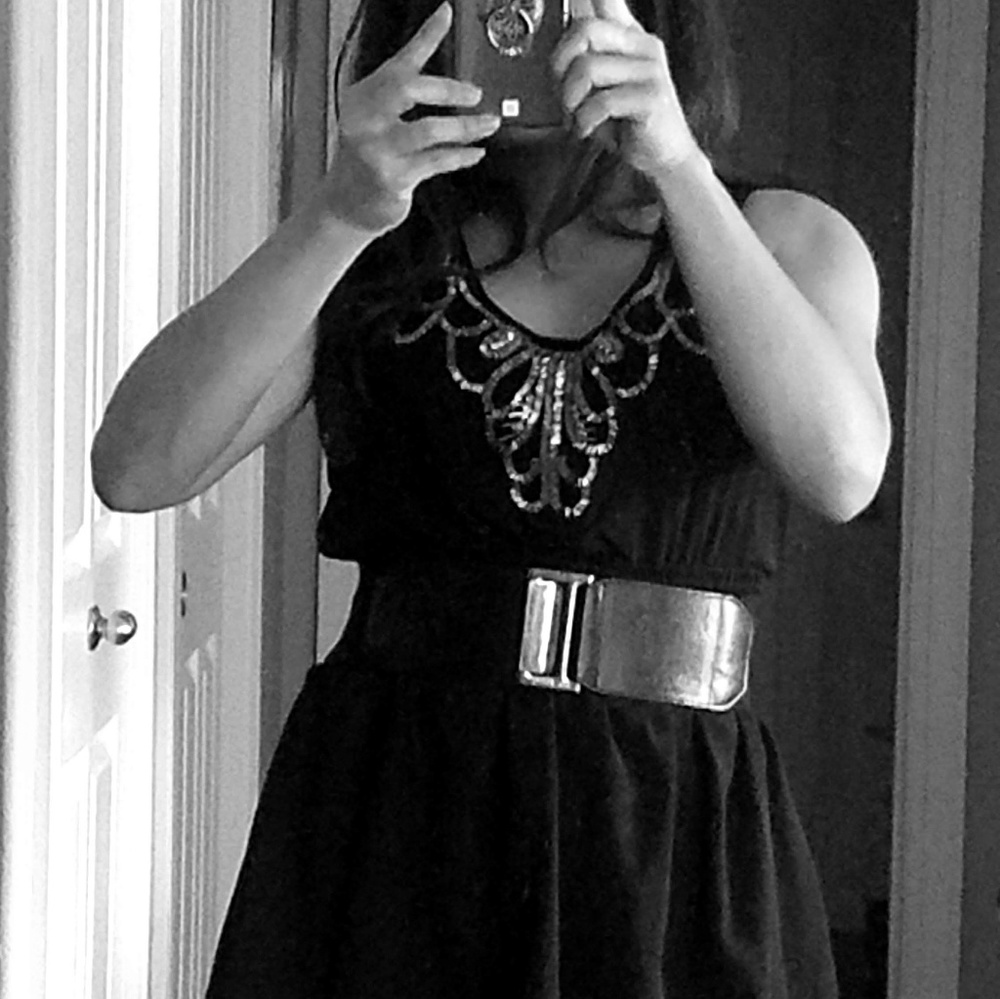 FOREVER 21 BLACK SEQUINED TOP (Small)